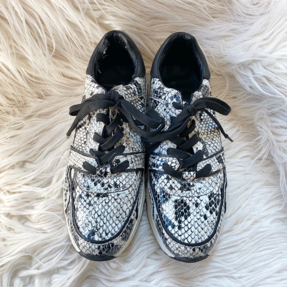 Madden Girl Ashlei-S Snake Skin Sneakers Sz 8.5